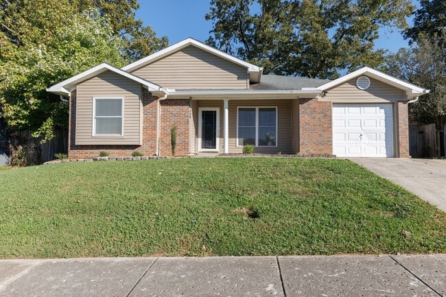 Building Photo - 208 Mountain Creek Dr