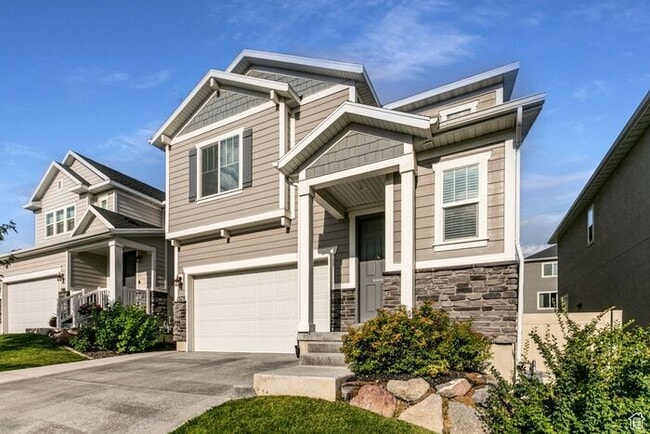 Building Photo - Awesome upgraded House w 2 car attached