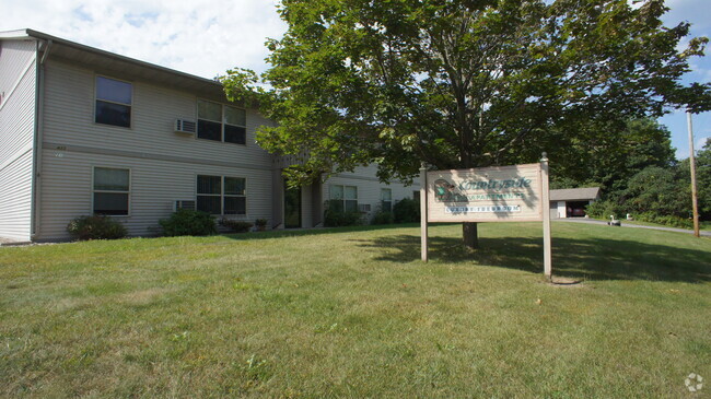 Building Photo - Countryside Apartments