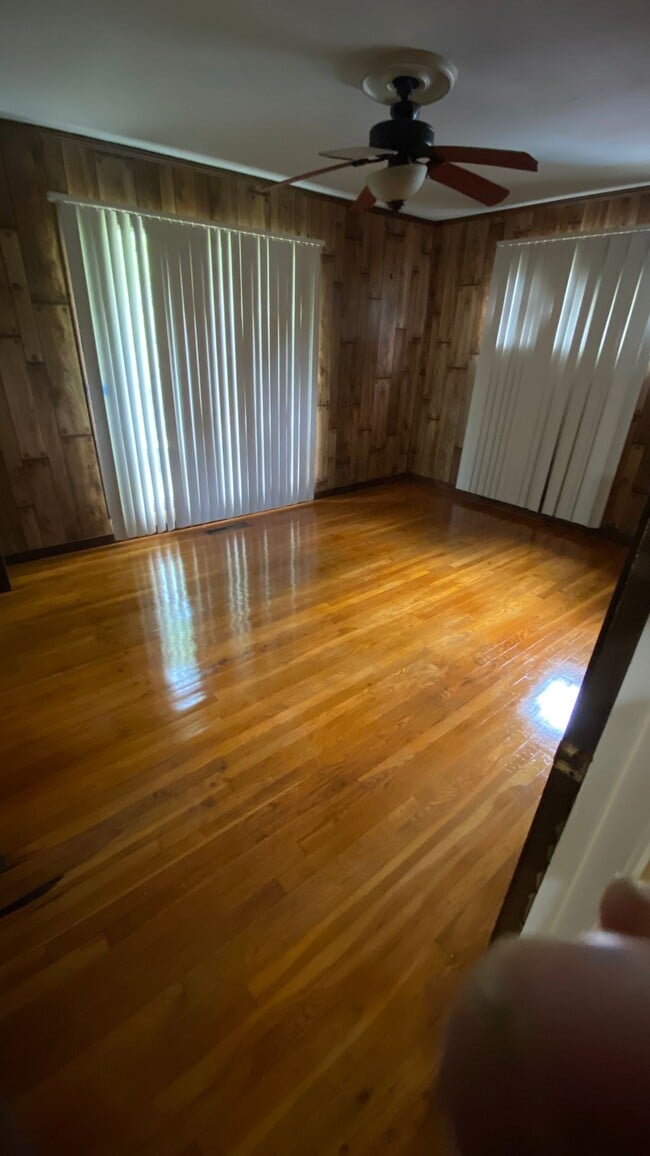 Photo - 843 Reaves St