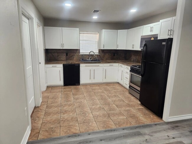 Photo - 1810 Rose St