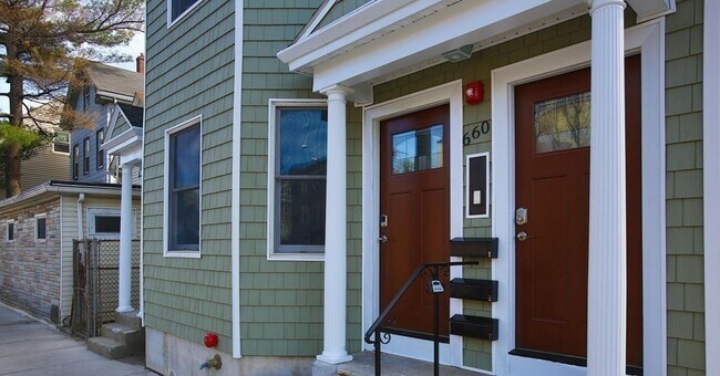 Building Photo - 660 Somerville Ave Unit 2