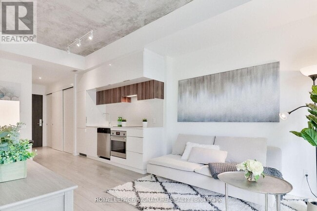Photo - 185 Roehampton Ave Unité 219