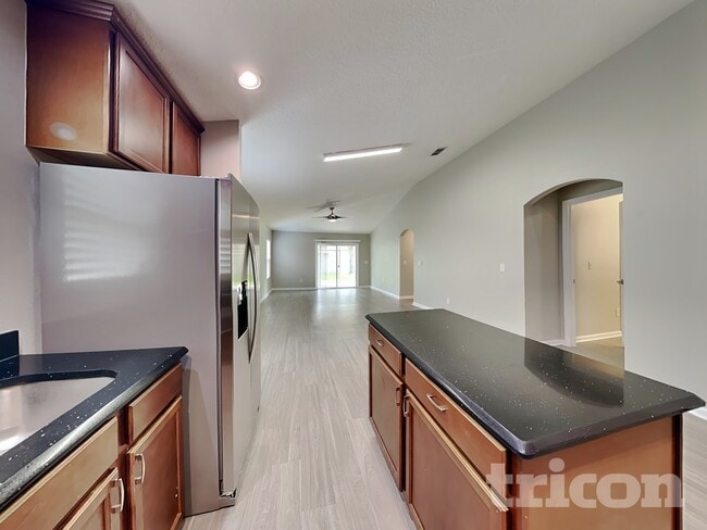 Photo - 621 Birchbark Trail