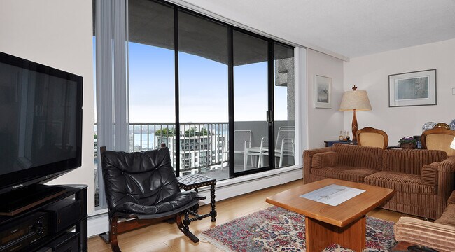 Photo - Marlborough Tower Unit 01403