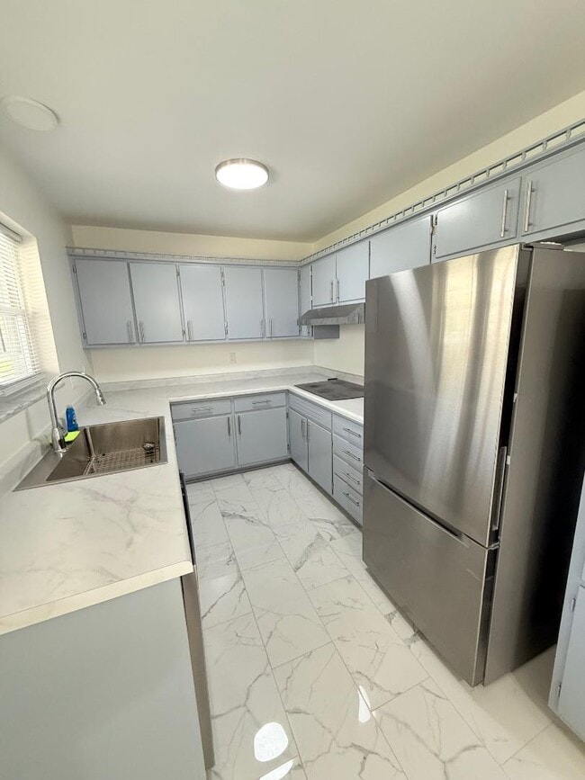 Photo - 663 Redwood Dr