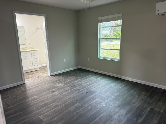 Photo - 80 Redwood Ln