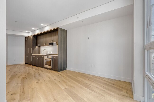 Photo - Newly Remodeled 1Bed/1 Bath Downtown Condo with Rooftop Deck & Luxury Amenities! Unidad 502
