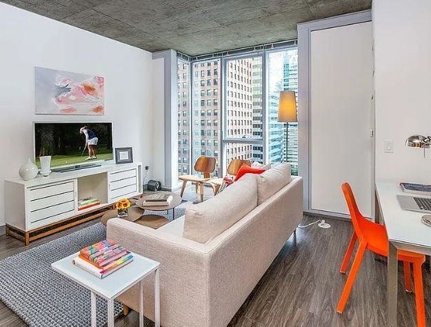 Photo - 215 W Lake St