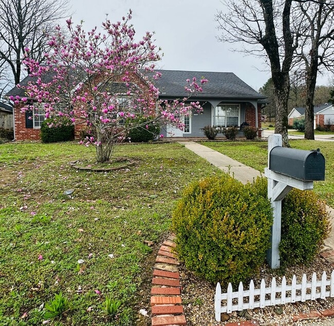 Building Photo - $2,000.00 MOVE-IN-SPECIAL