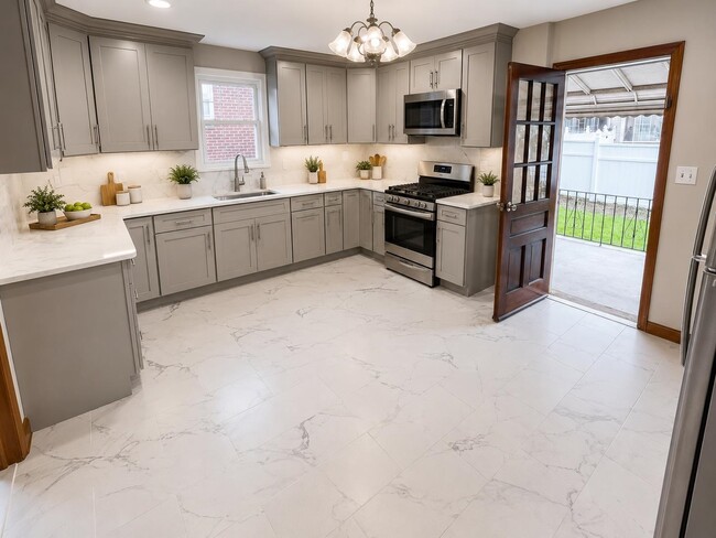 285 Stover Ave