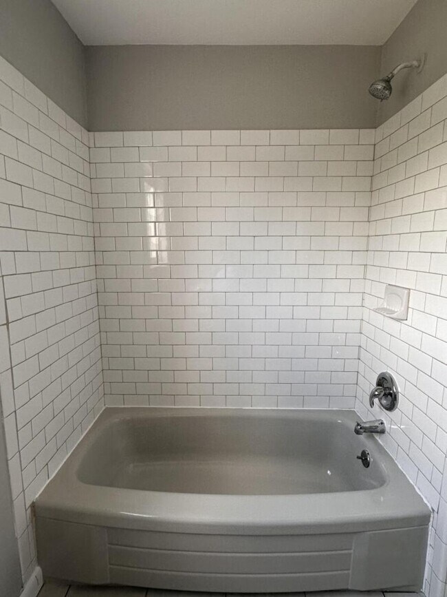 Photo - 318 Pyramid Ave Unit B