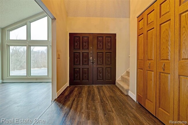 Photo - 5307 Metamora Rd