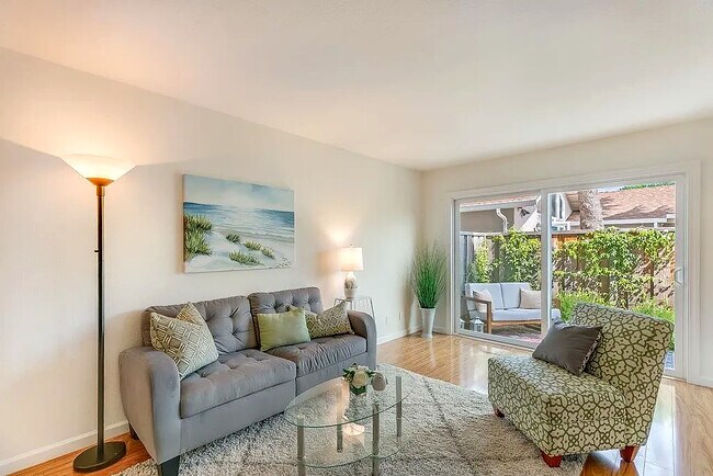 117 E Rincon Ave