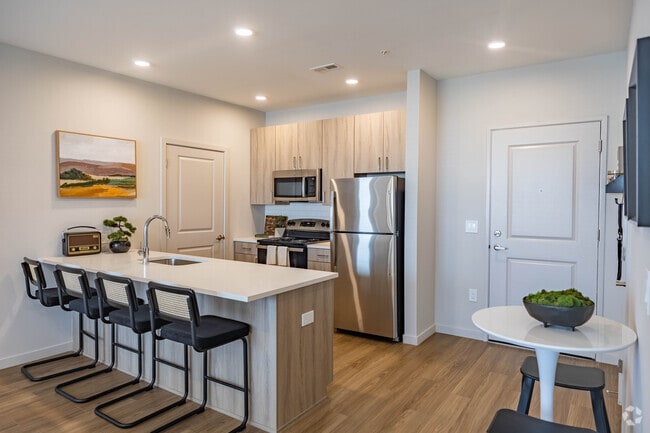 Kitchen 2BR, 2BA - 1007SF