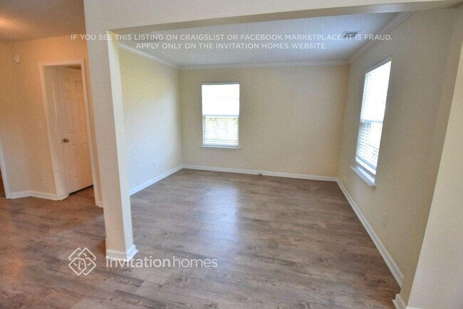 Photo - 471 Charles Towne Ave