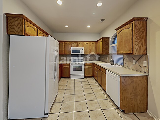 Photo - 10600 Cloisters Dr