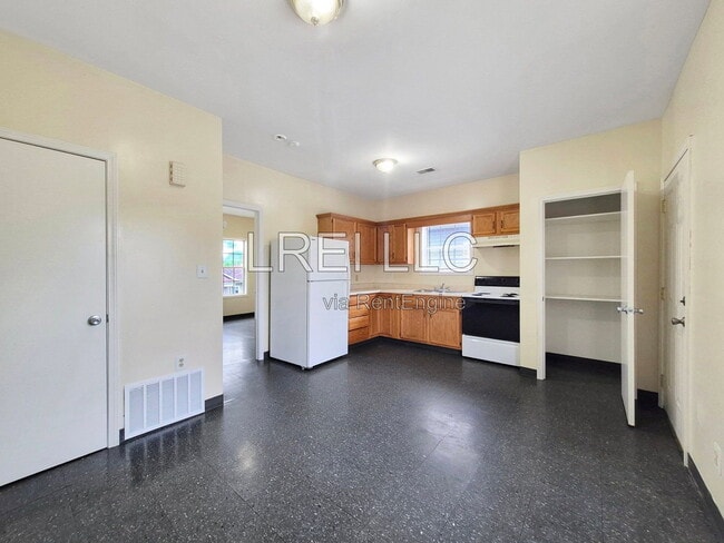 Photo - 705 M St Unit 3