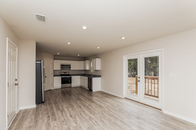 Photo - 6220 Travelers Rest Ct