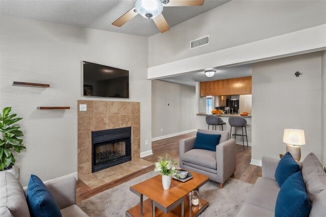 Photo - 806 W 24th St Unit 326