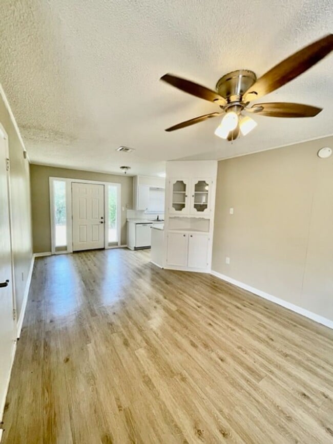 Photo - 816 Horseshoe Dr