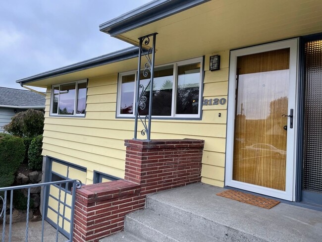 Photo - Desirable Olympic Manor Home