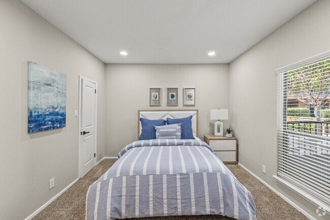 Model A2 1BR, 1BA - 684SF - Bedroom - Hidden Ridge Apartments