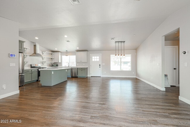 Photo - 2633 N 70th St