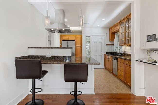 Photo - 1537 Cabrillo Ave