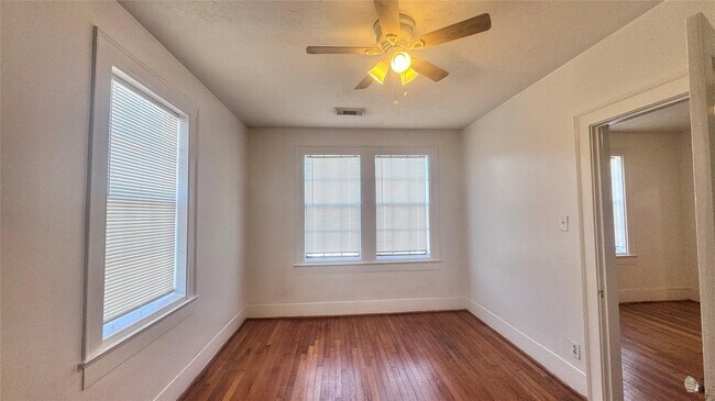 Photo - 3902 Dallas St Unit 6