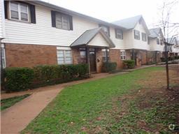 Building Photo - Nice 2 Bedroom Condo w 2 Car Garage