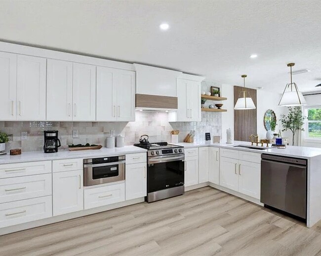 Photo - 2905 W Collins St