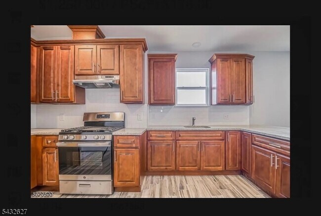 Photo - 195 Ridge St