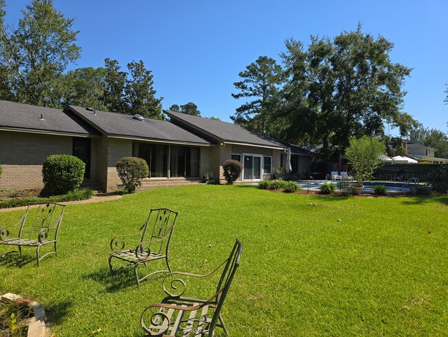 Photo - 207 Brookview Terrace