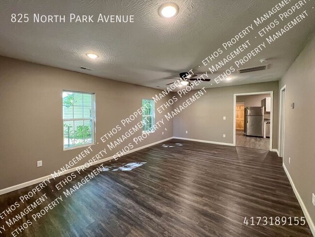 Photo - 825 N Park Ave