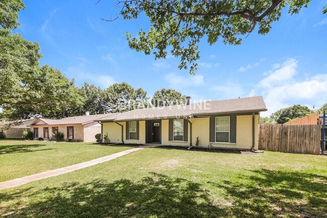 Photo - 1821 Whiteoak Dr