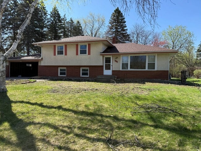 Building Photo - Comfortable, Updated Home in the Heart of Roseville. Avail NOW. *In-Unit Laundry*