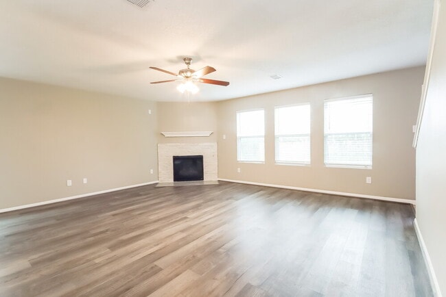 Photo - 9822 Climbing Tree St