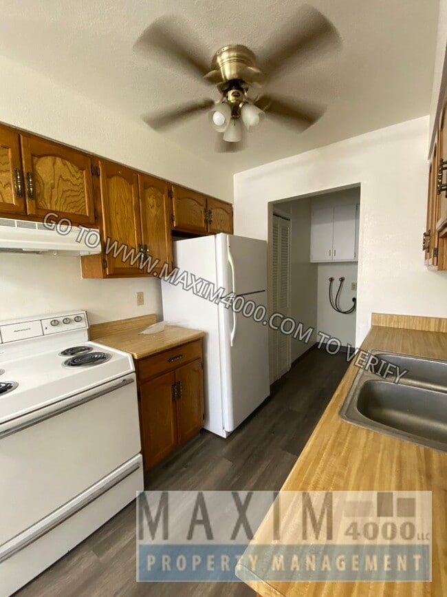 Photo - 3043 Shawnee Pl