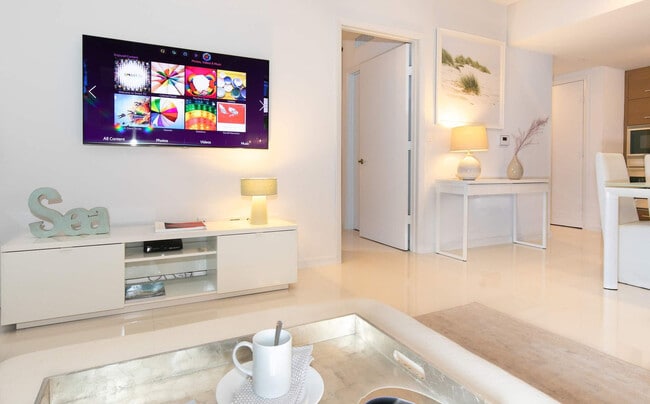 Building Photo - 485 Brickell Ave Unit SI ID1240499P