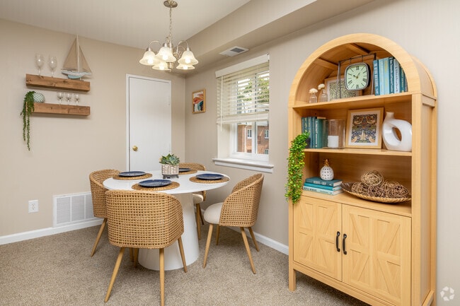 2BR, 1BA - 1,066SF - Dining Room