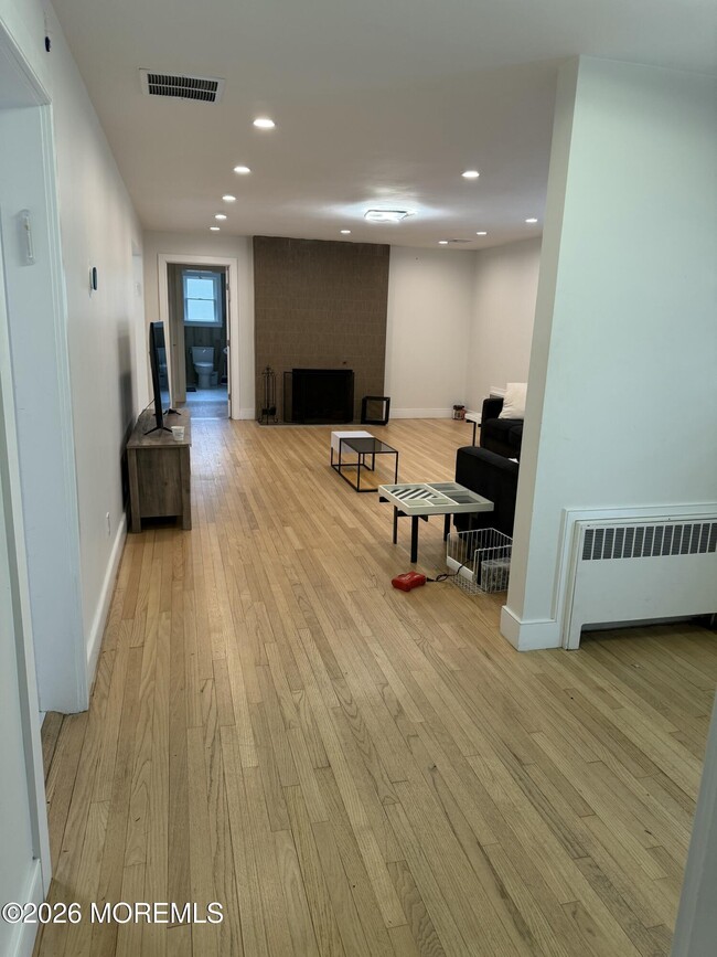 Photo - 2025 Lesser Pkwy