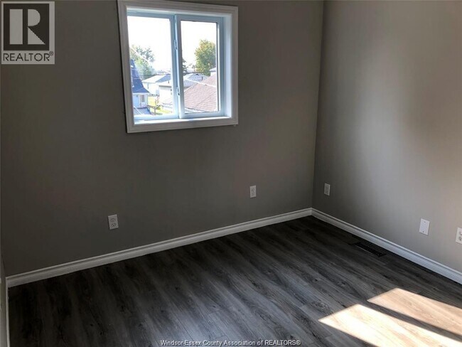 Photo - 567 Hildegarde St