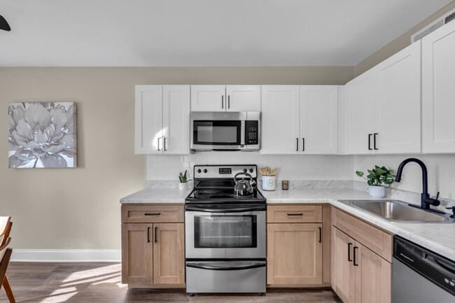 Photo - Chateau Apartments