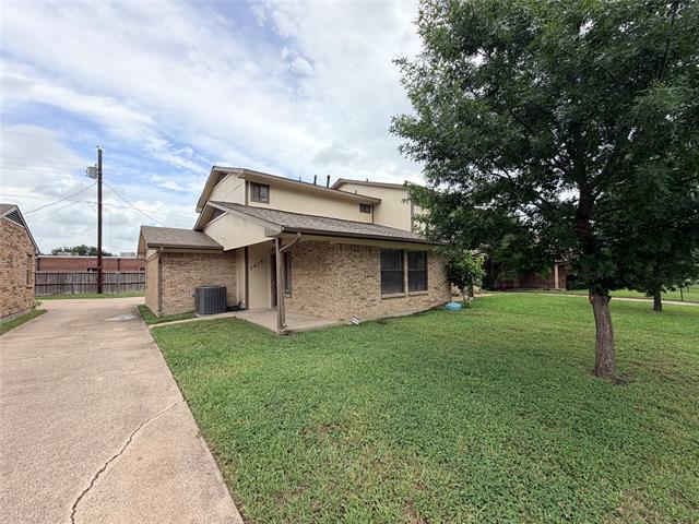 Photo - 2412 Lakeview Cir