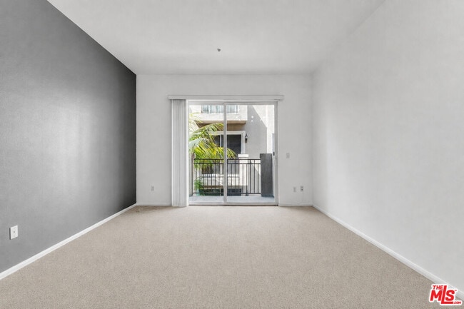 Photo - 4060 Glencoe Ave Unidad 311