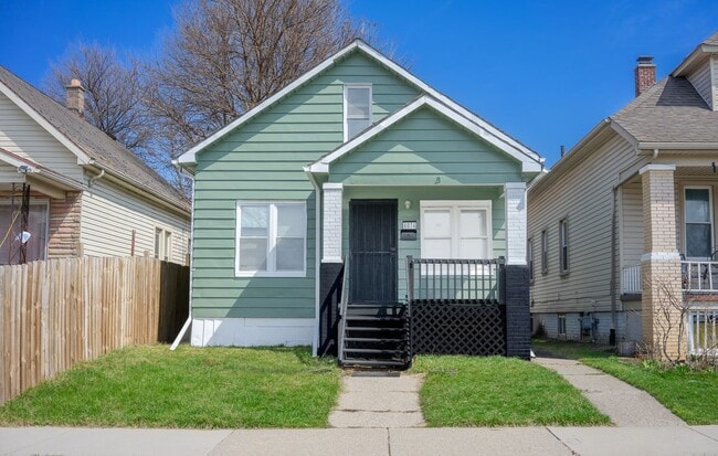 Building Photo - 6074 Tarnow St