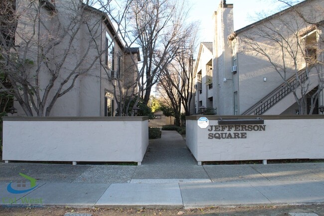 Building Photo - $2,895 - Upstairs 2 Bedroom/1 Bath Condo Unit 2B
