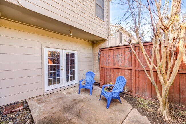 Photo - 940 Wycliffe Dr Unit 6