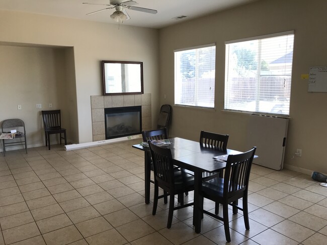 Photo - 72 Barrows Ct